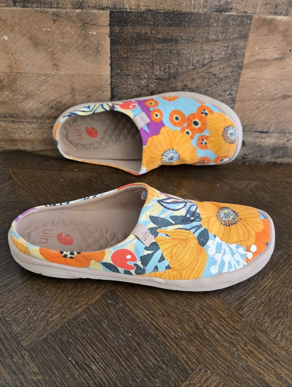 UIN Marigolds Malaga JL0423 Women's Slip-on Size 8.5
